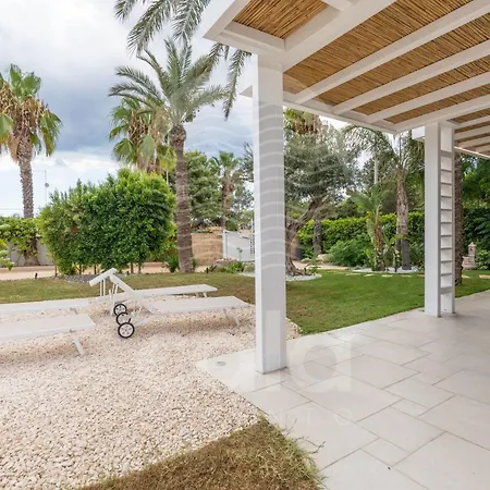 Holiday home Pi Blau - A 150metri By Cala Salento
